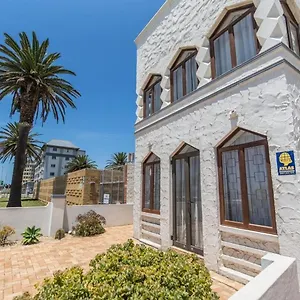  Villa Marina On The